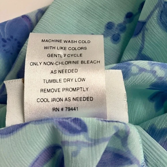 L.A. Intimates Floral Robe - Picture 8 of 9